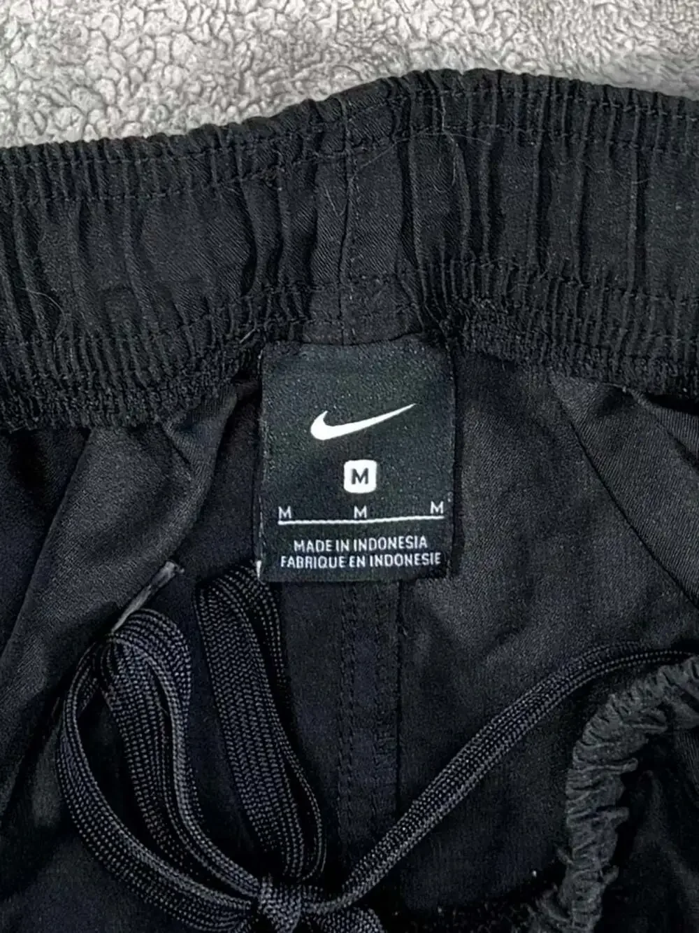 Nike Men's Black Swim Essential Volley Athletic Training Shorts Size Medium